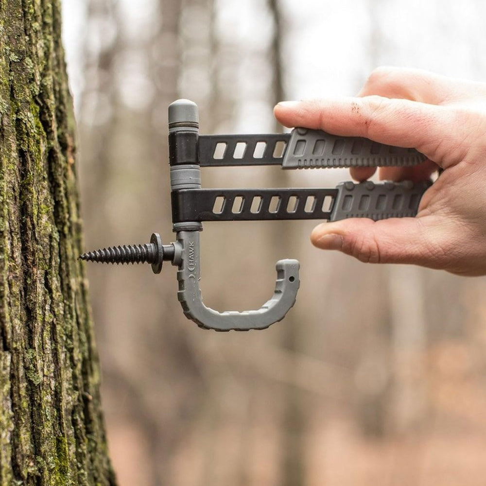 Ultra-sharp Auger Tip threads into hardwood trees