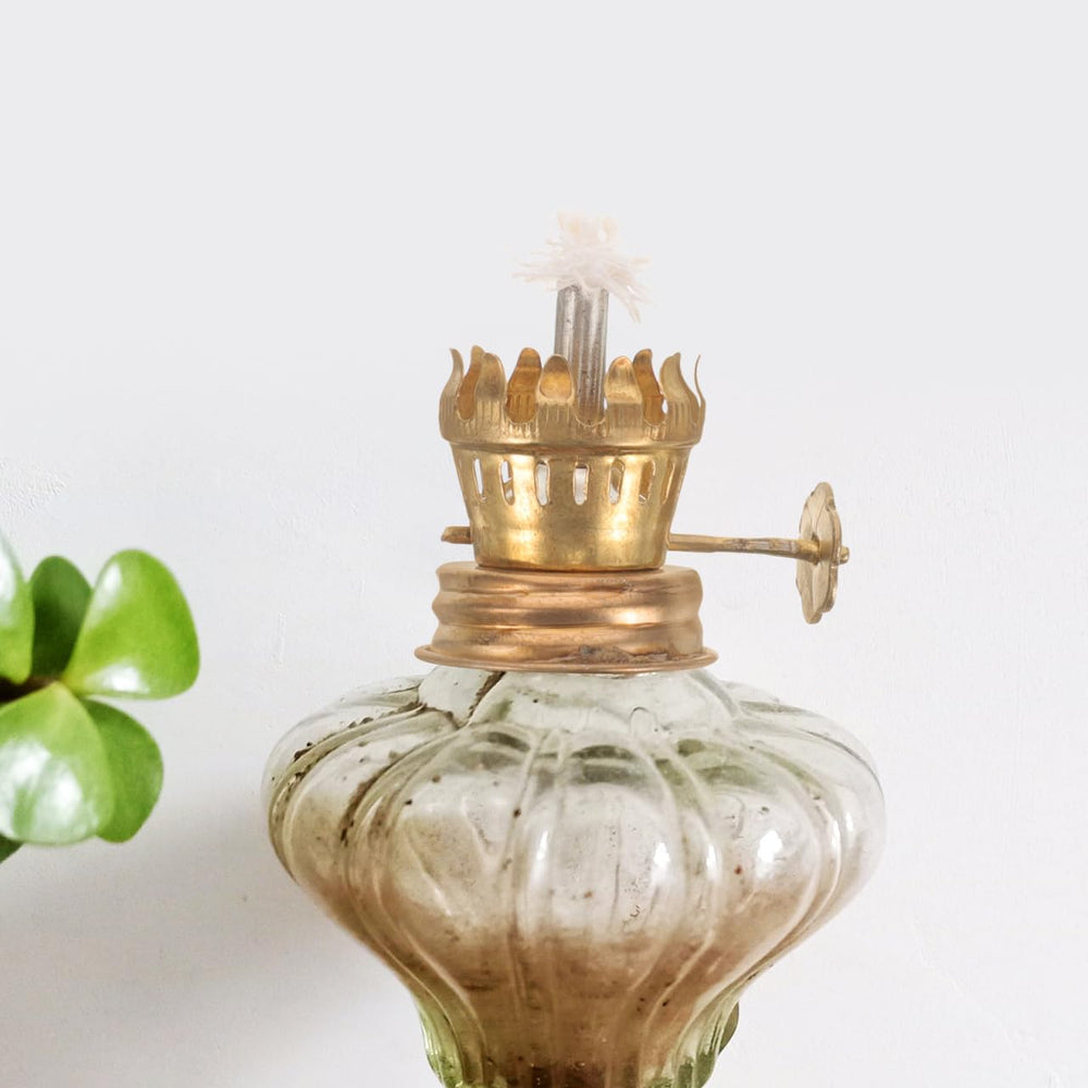 Healifty compatible glass lantern fit improves versatility.