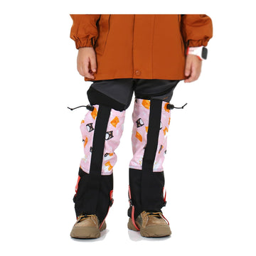 HEARSO leg gaiters in pink cat color protecting boots from snow and dirt during activity