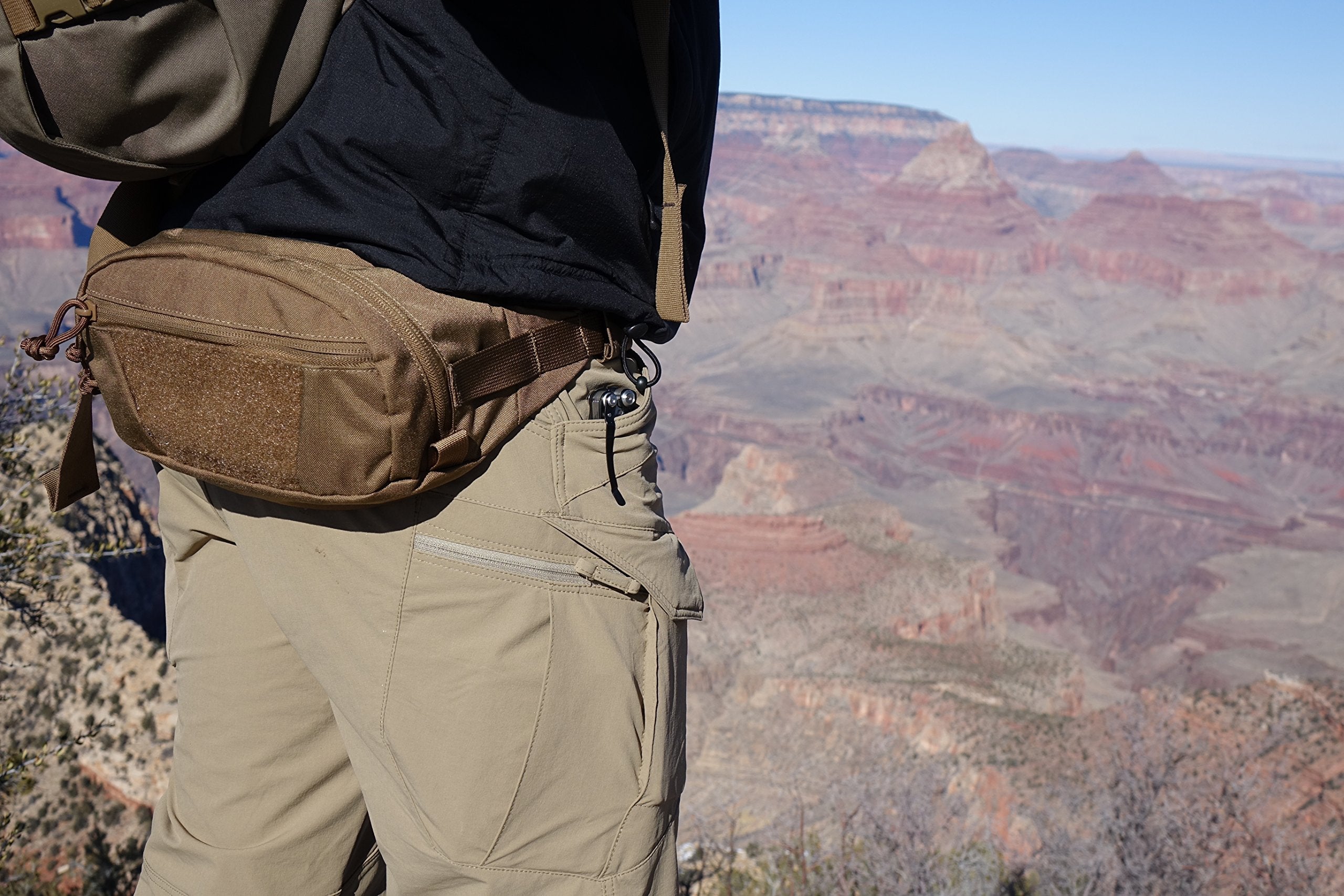 Helikon-Tex Bandicoot waist pack detachable organizer keeps medical supplies or tools neatly separated.