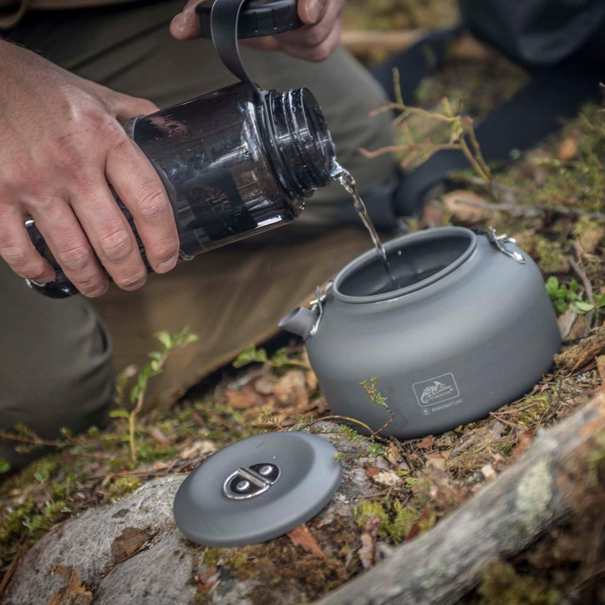 Helikon-Tex Camp Kettle Grey aluminum body combines durability and lightness.