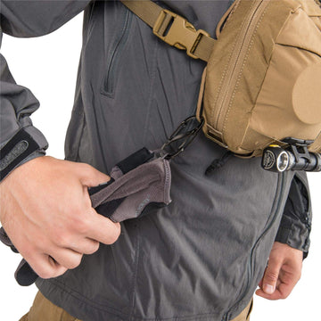 Bottom damper cord on the Numbat for extra carrying options.