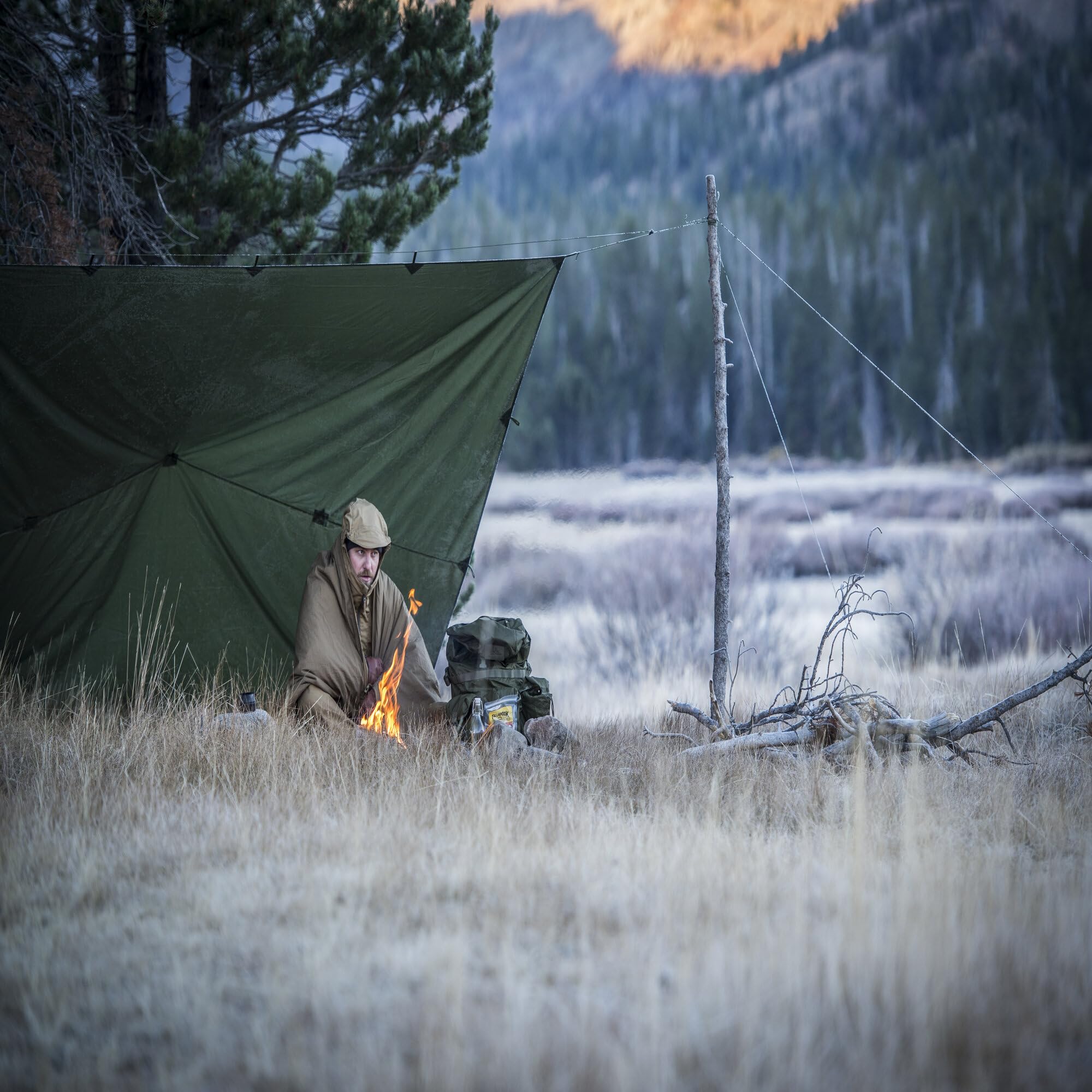 Helikon-Tex Supertarp Wildwood keeps you sheltered during heavy rain and wind.