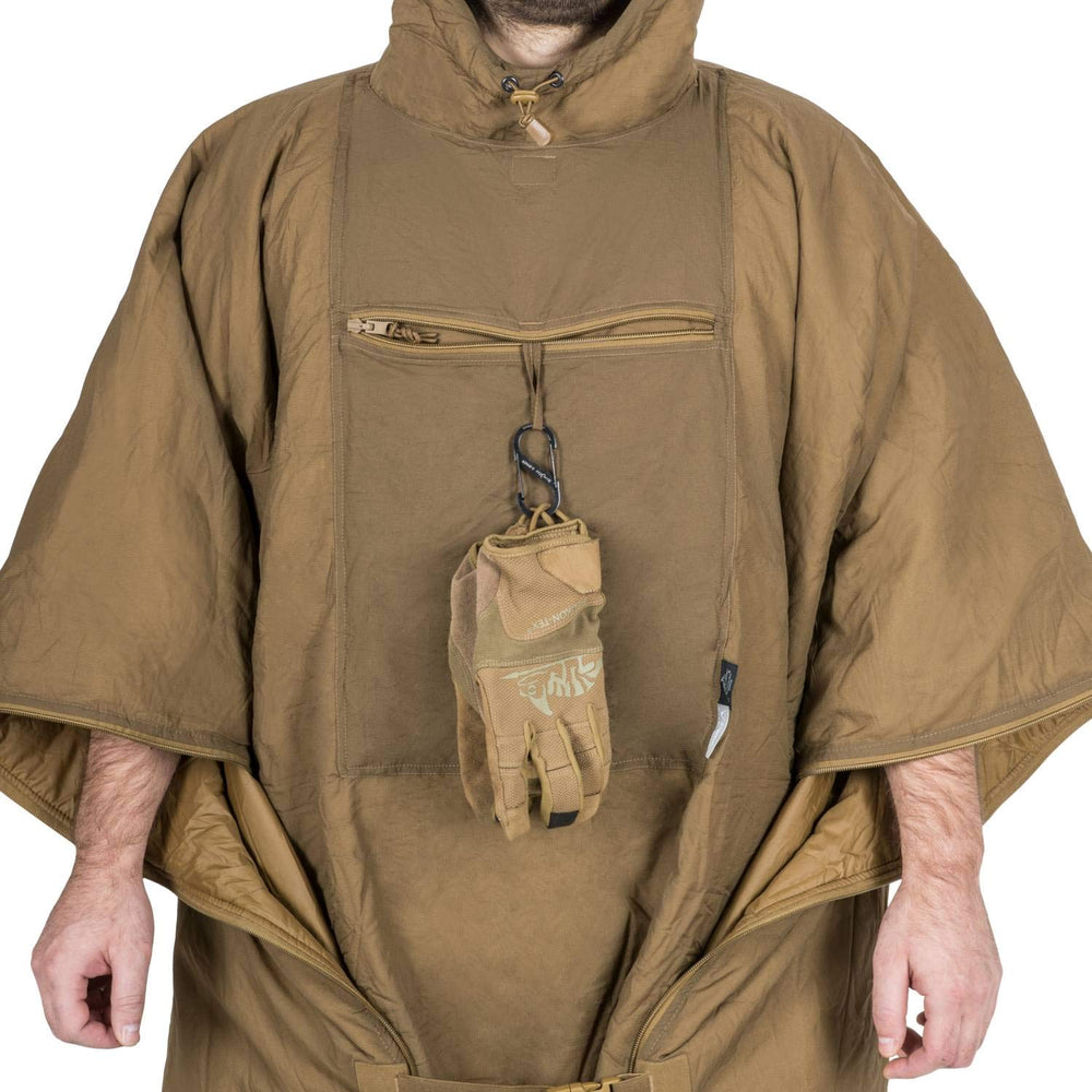 Helikon-Tex Swagman Roll Poncho taiga-green emergency wrap ready for rapid shelter.