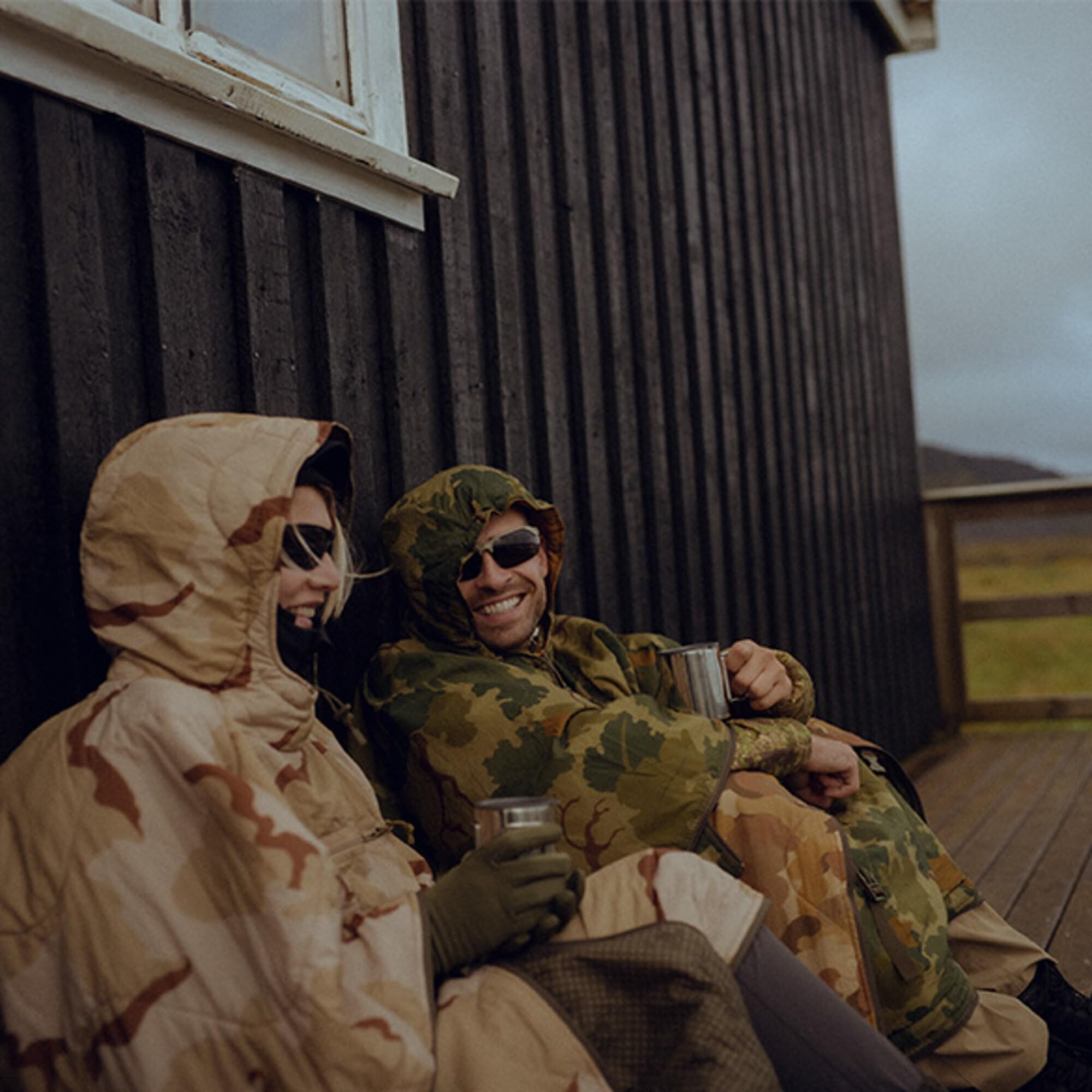 Helikon-Tex Swagman Roll sleeping bag integration image demonstrates zip-in warmth option.