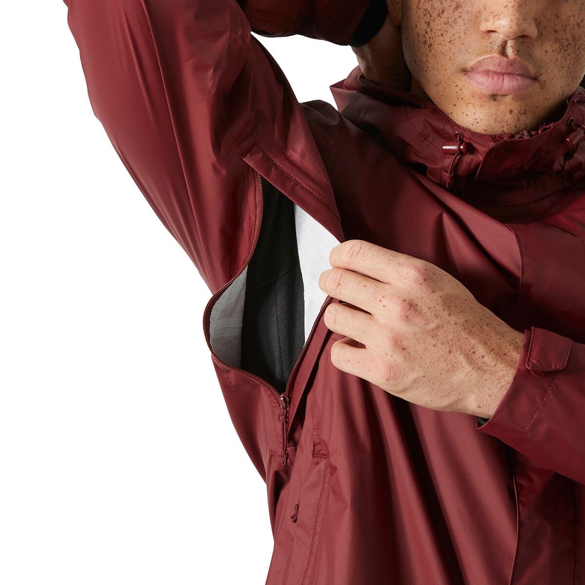 Helly Hansen Loke Jacket 2.0 recycled content materials support sustainable choices.