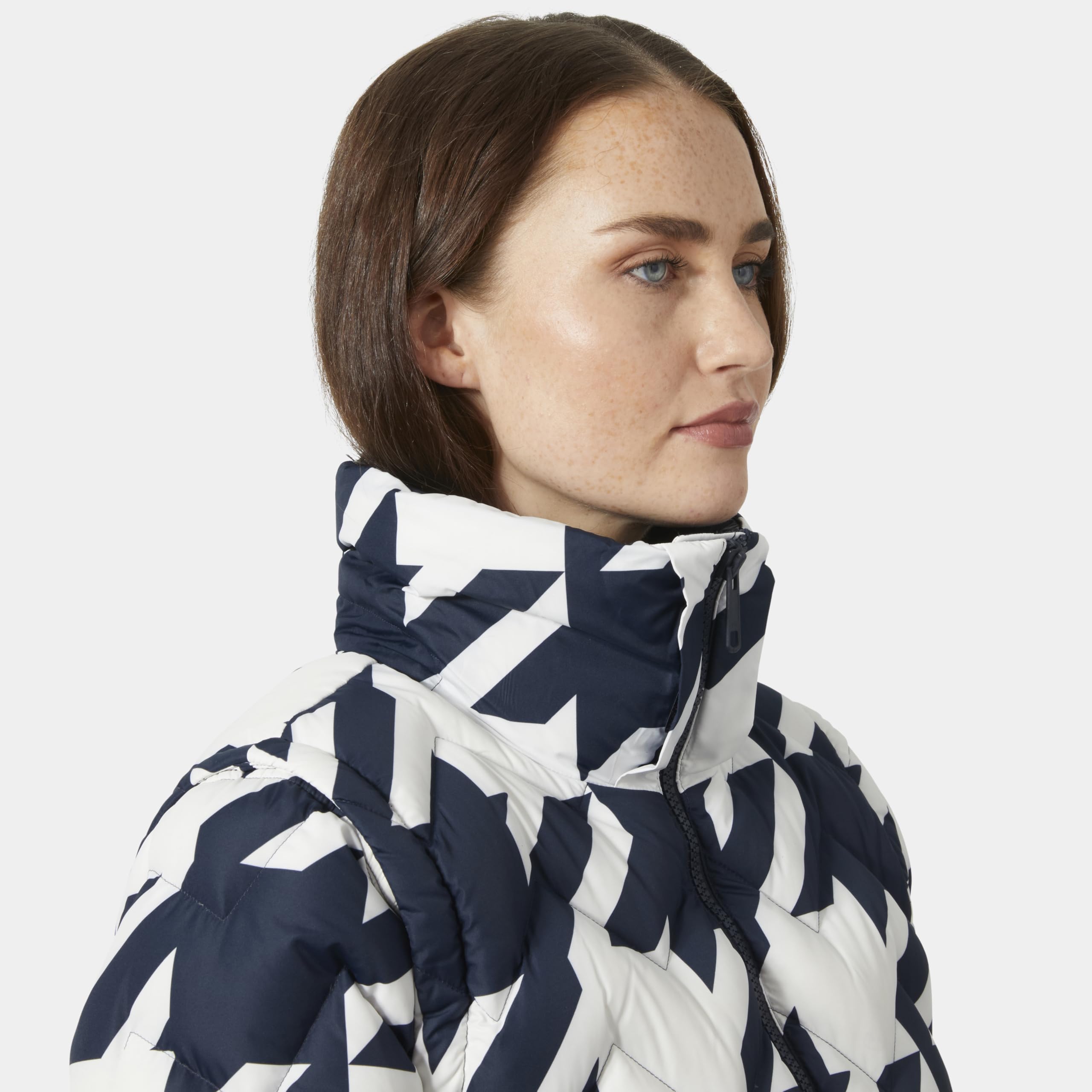 Helly Hansen Winter Bliss pockets with zippers ensure secure storage