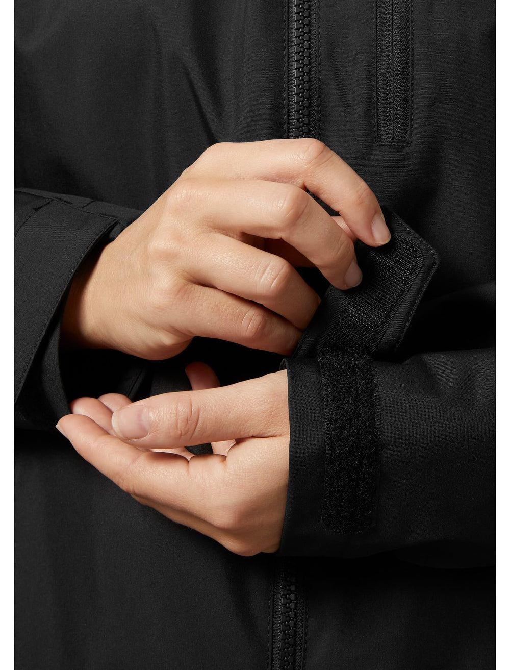 Helly-Hansen Women’s Crew Jacket 2.0 hand pockets for warmth and secure storage.