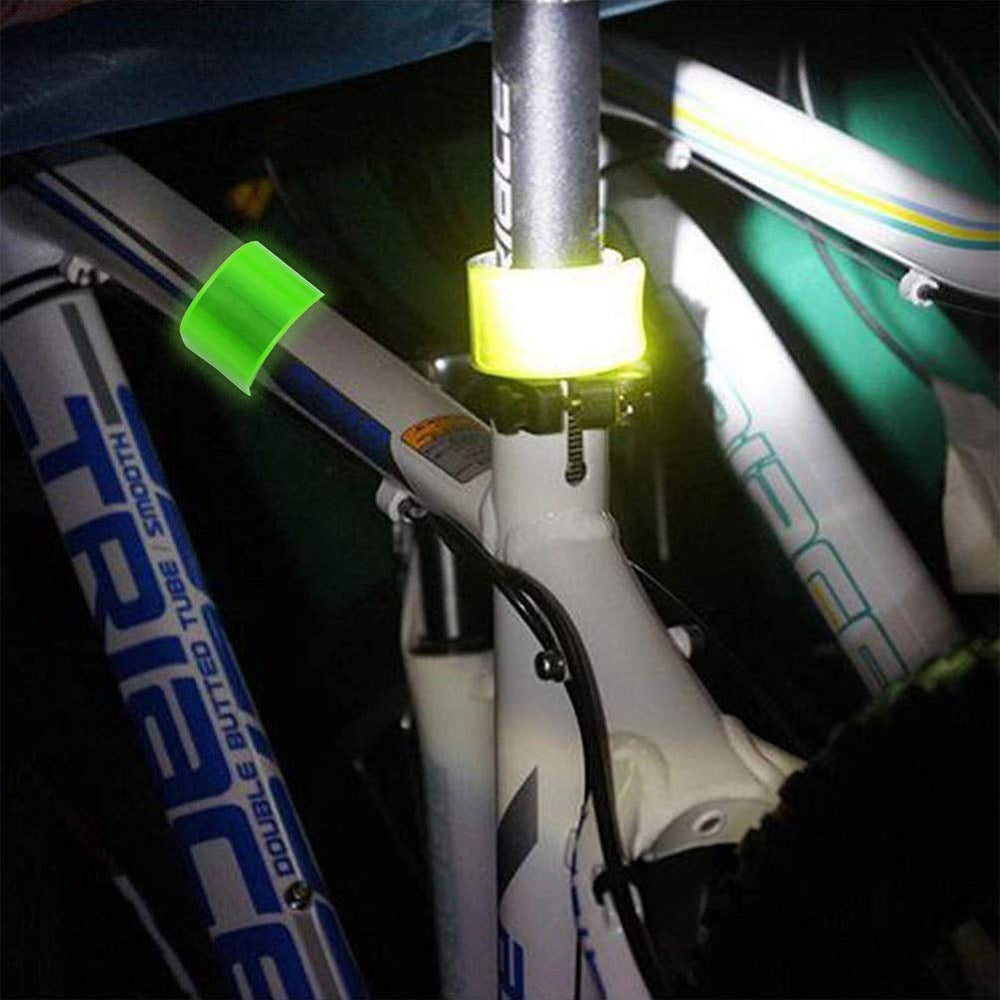 HEQUSigns reflector snap band fits up to 30 cm diameter for versatile use.