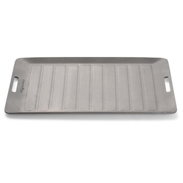 HERCHR heat-safe handle protects hands during grilling.