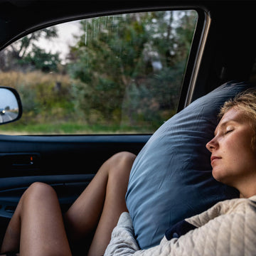 HEST Camp Pillow Medium ideal for airplane sleep