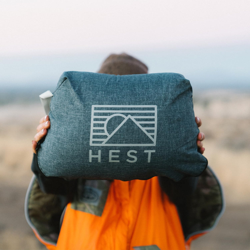 HEST Camp Pillow Medium zipper allows adjusting fill