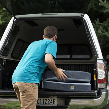 HEST Dually Short inflatable base keeps the surface dry on damp ground