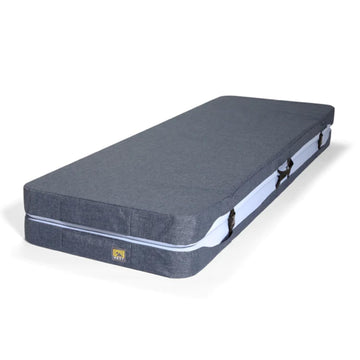HEST Dually Short top pocket keeps essentials within reach