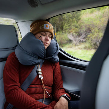 HEST Pro Travel Pillow integrated stow with zipper enables compact packing