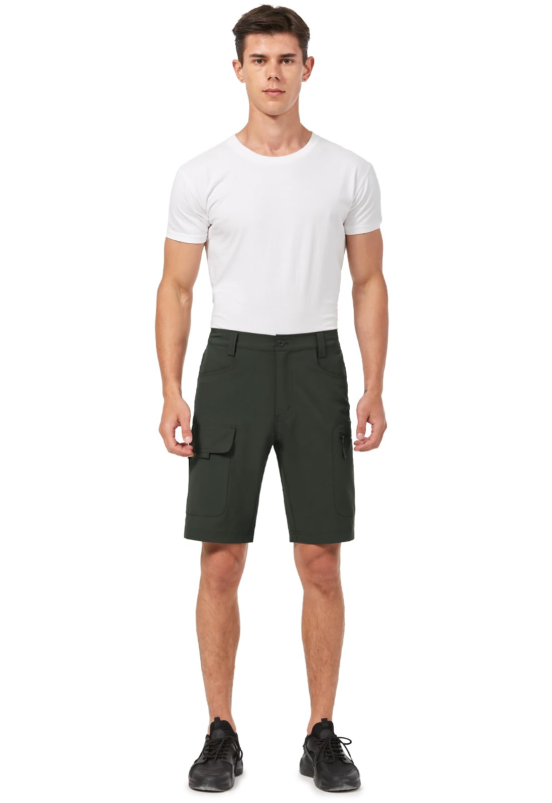 Hiauspor cargo shorts feature a secure phone pocket for swift access.