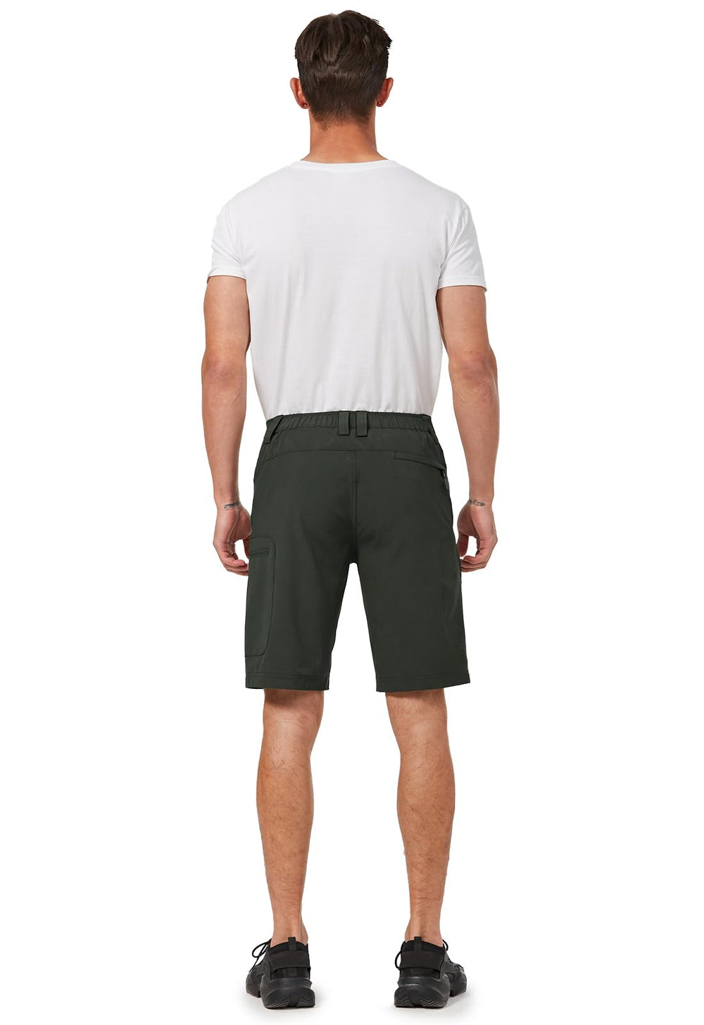 Hiauspor army-green shorts worn outdoors for versatile outdoor use.