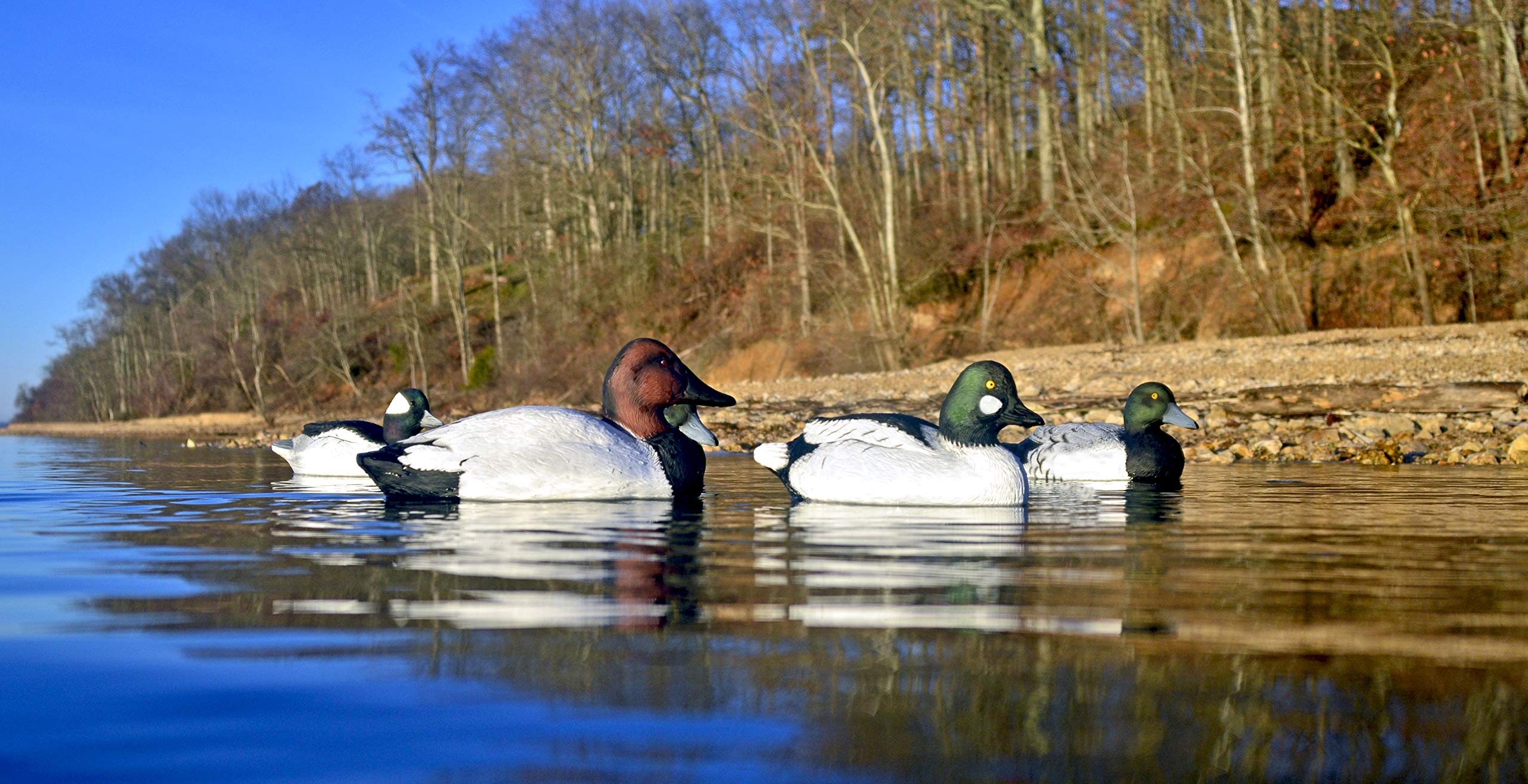 Higdon Outdoors Diver Pack high-contrast visibility attracts ducks from afar.
