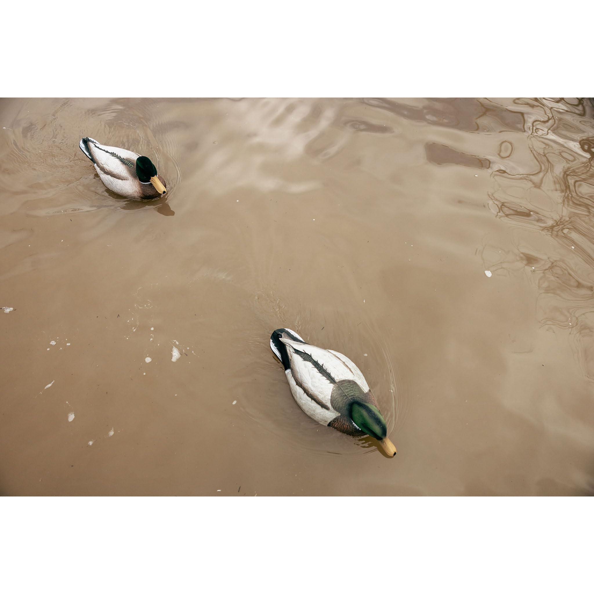 Higdon Outdoors Battleship Swimmer Pro trailing system enables double motion with decoys.