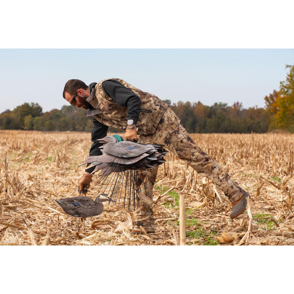 Higdon Outdoors Flats heavy-duty stakes enable quick placement around the water.