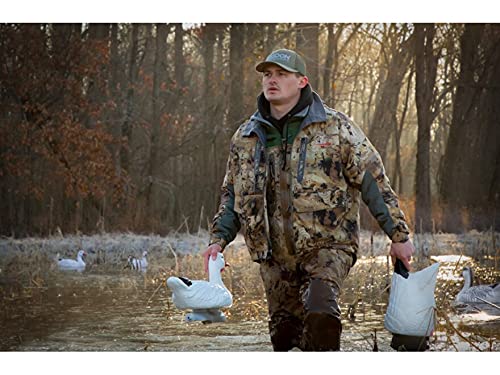 Higdon Outdoors Magnum decoy in spread creates feeding frenzy impression.