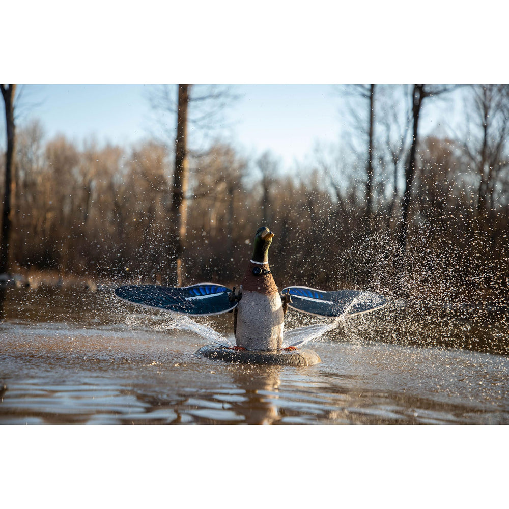Higdon XS detailed feather patterns decoy aids realistic look in the spread