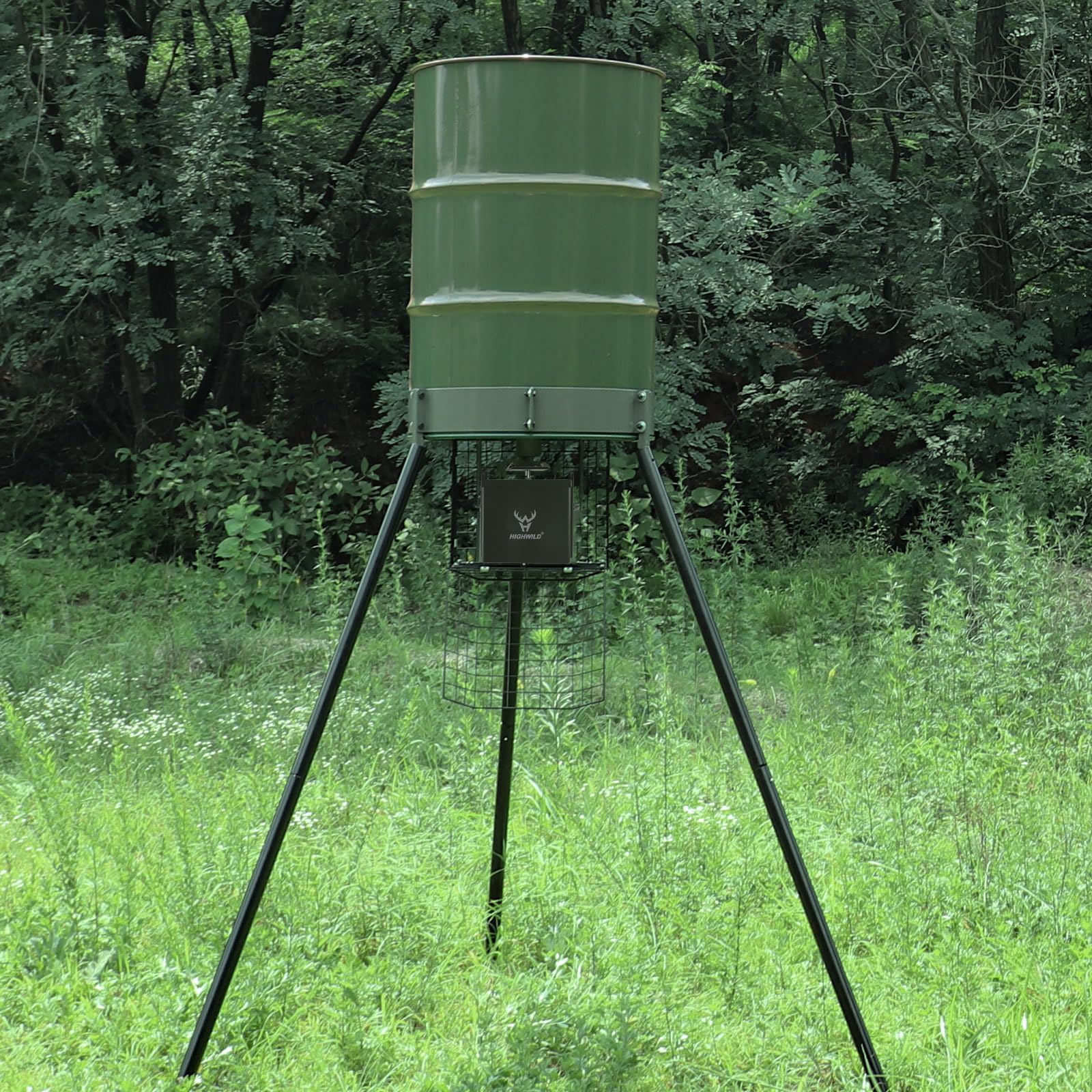 Highwild universal mounting enables quick setup on most barrels.