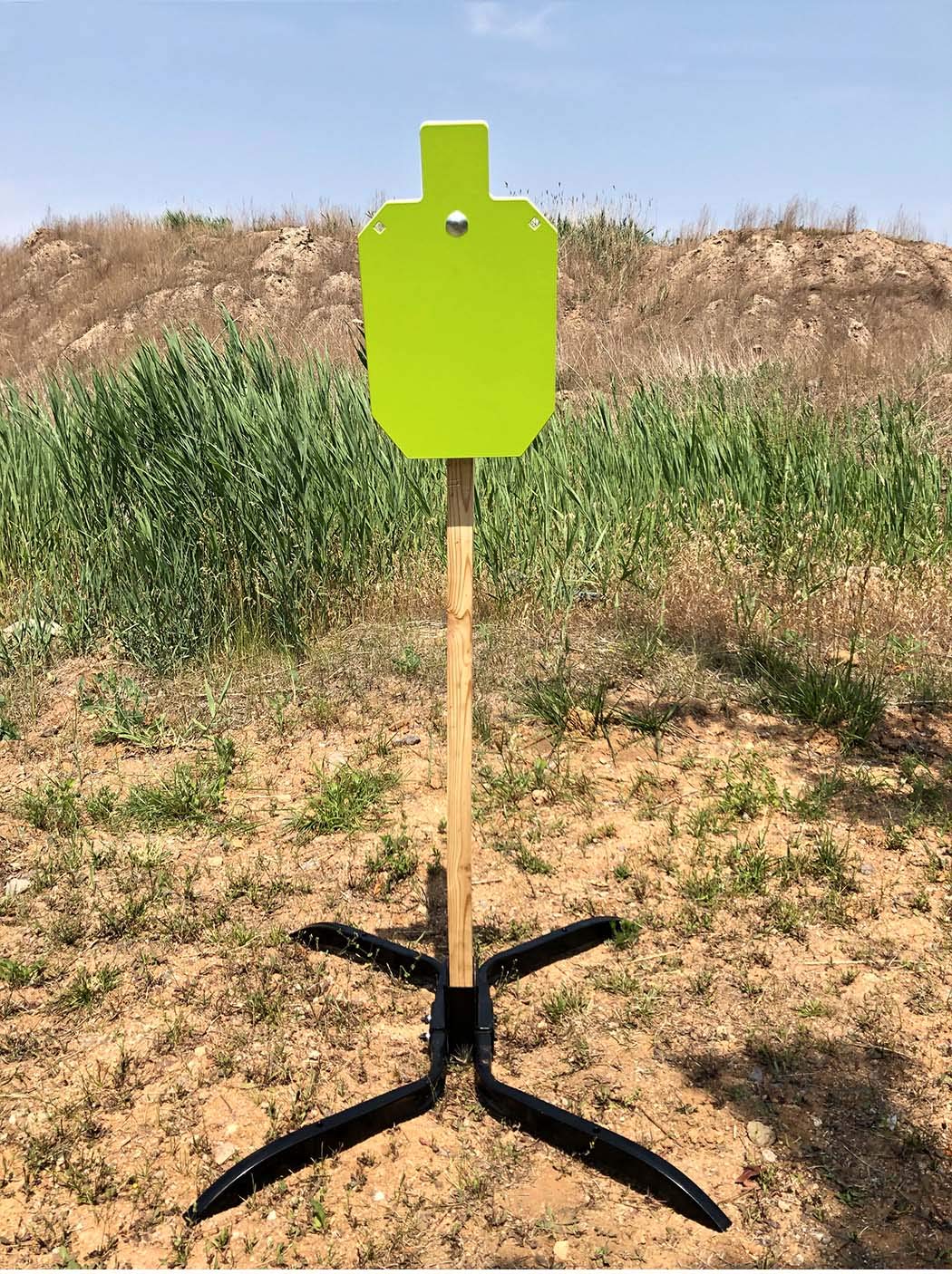 Highwild sturdy four-leg stand offers reliable support on uneven ground.