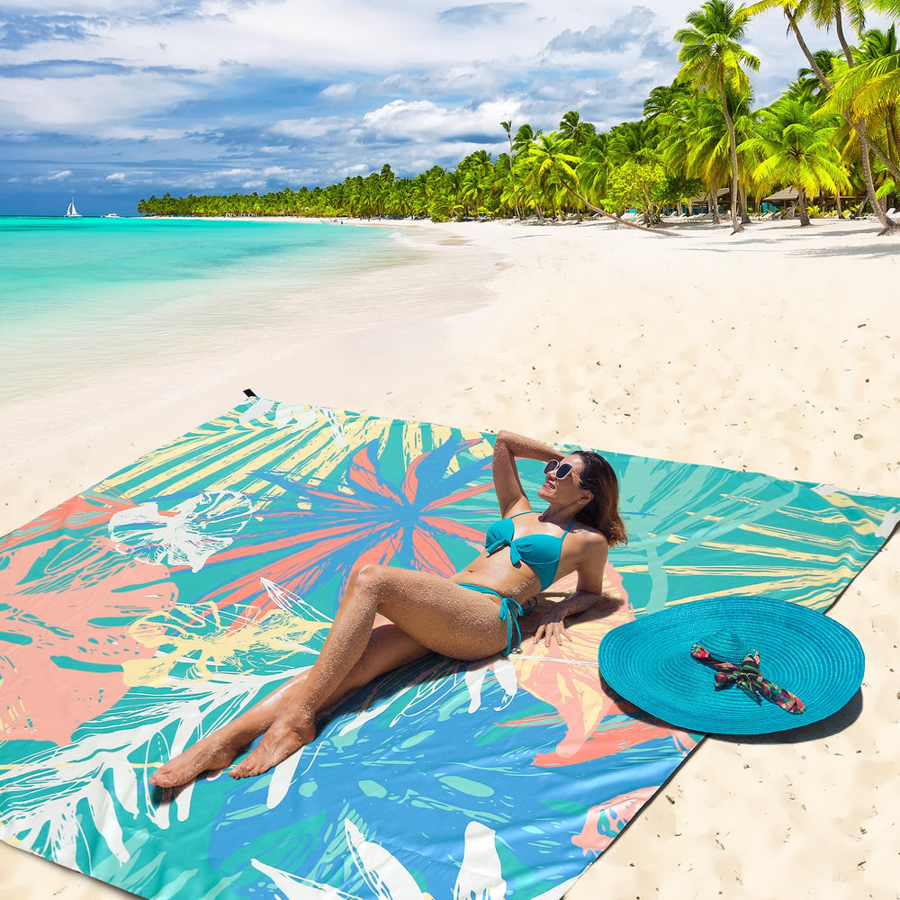 HIHOHO Beach Blanket carry bag demonstrates easy transport and quick drying