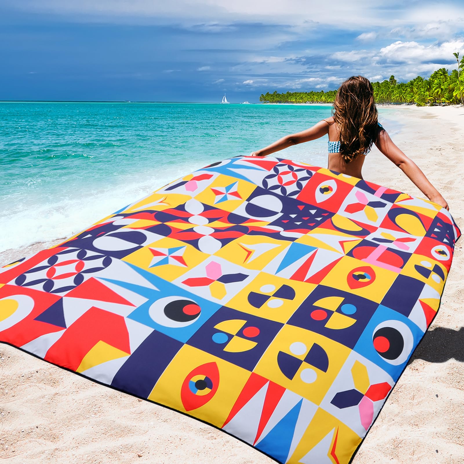 HIHOHO blanket in use on the beach demonstrates quick-dry comfort.