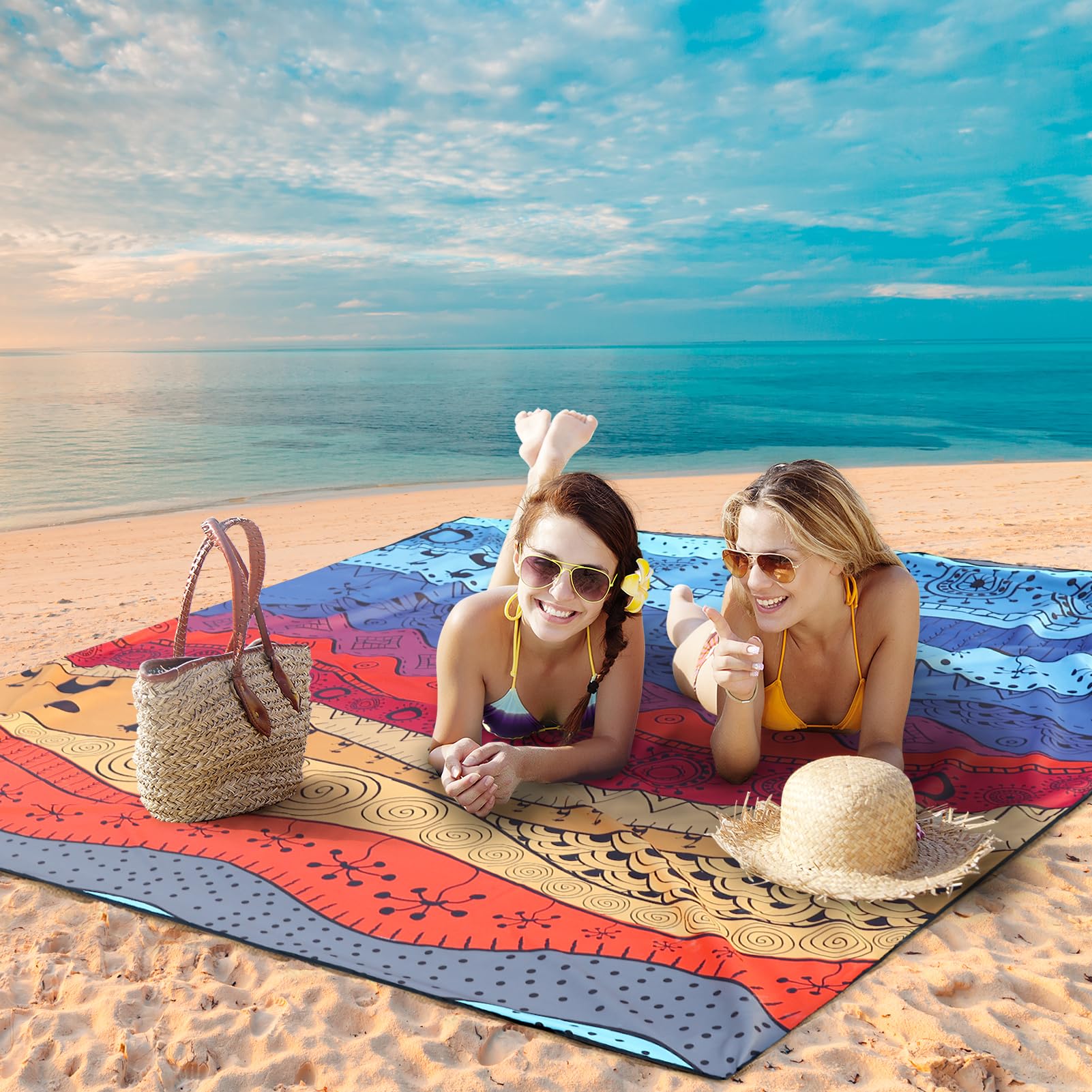 HiHOHO beach blanket machine washable for easy cleaning.