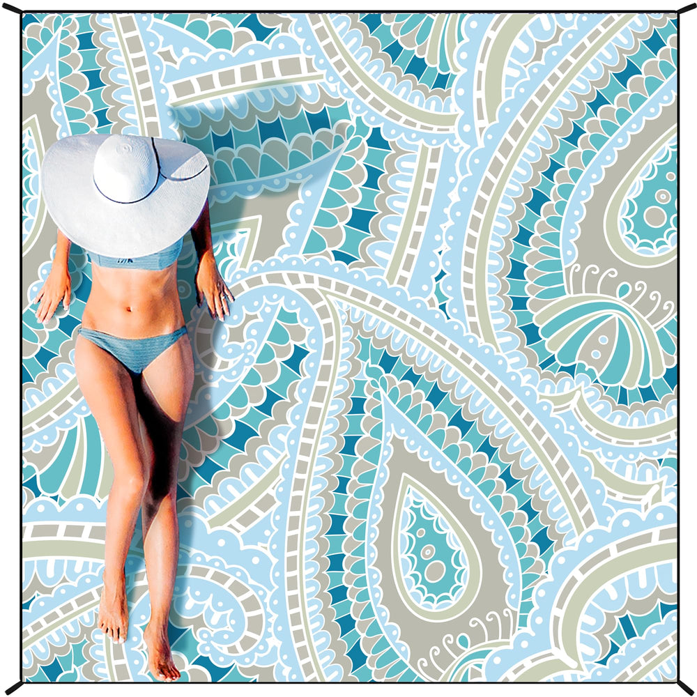 HIHOHO Beach Blanket oversized fold for easy setup at beach picnics.