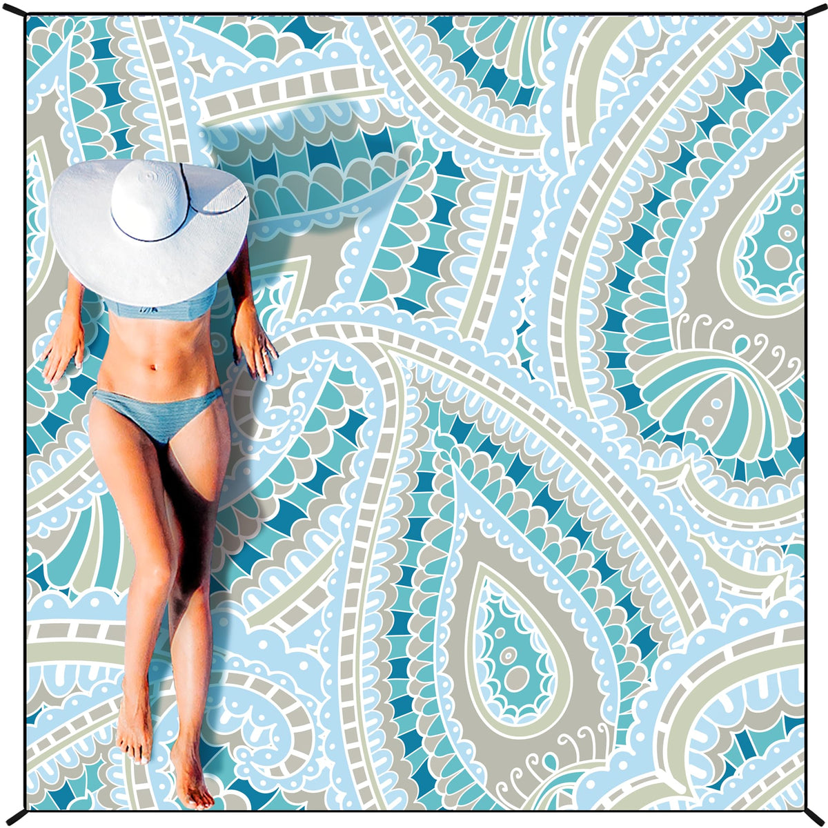 HIHOHO Beach Blanket oversized fold for easy setup at beach picnics.
