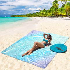 HIHOHO Beach Blanket ripple-design closeup highlighting stylish visibility on the sand.