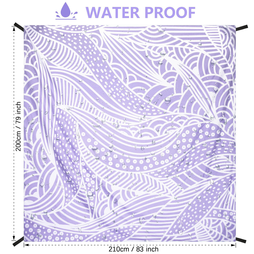 HIHOHO beach blanket ripple pattern enhances visibility on crowded beaches.