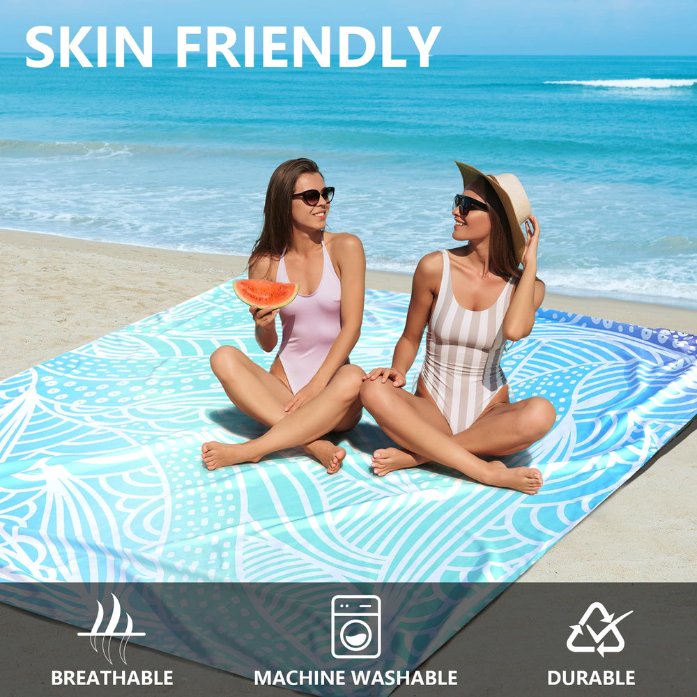HIHOHO Ripple Design Beach Blanket stands out for quick recognition at busy beaches.
