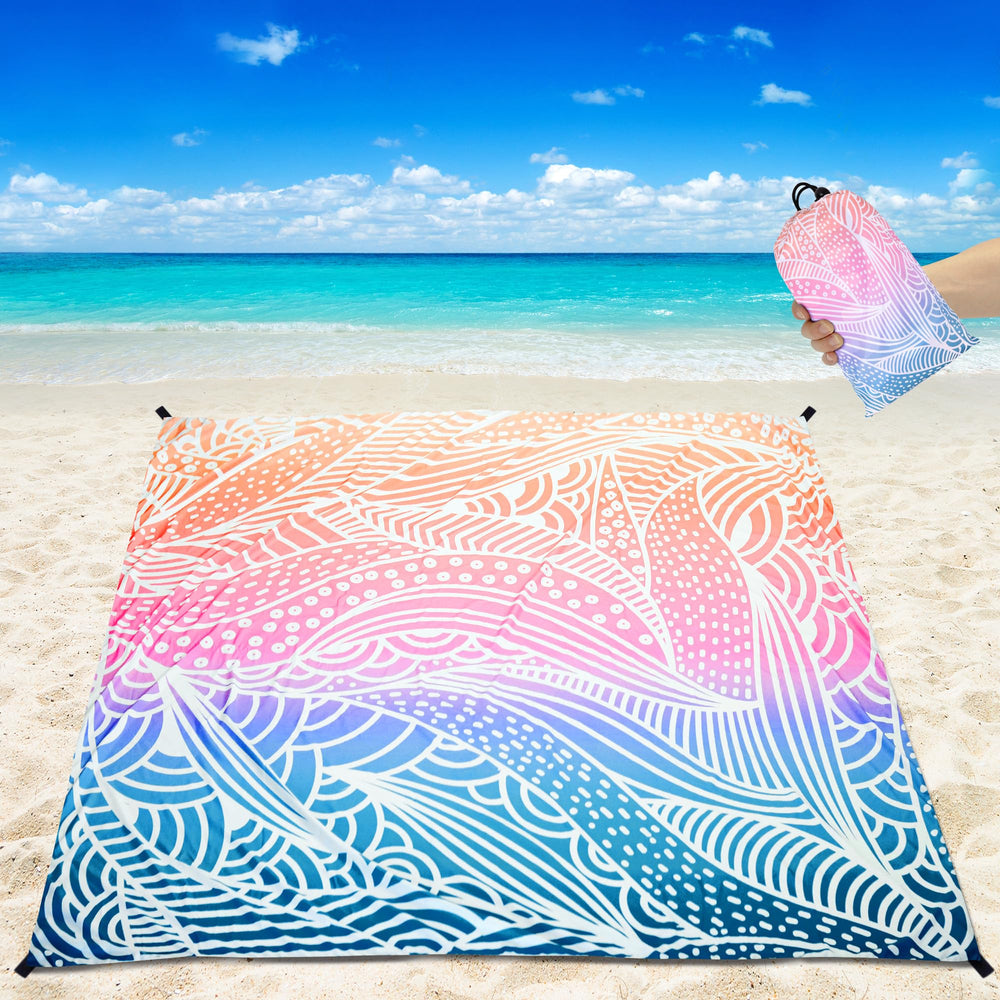 HIHOHO multi-use beach blanket doubles as picnic mat and toy play area