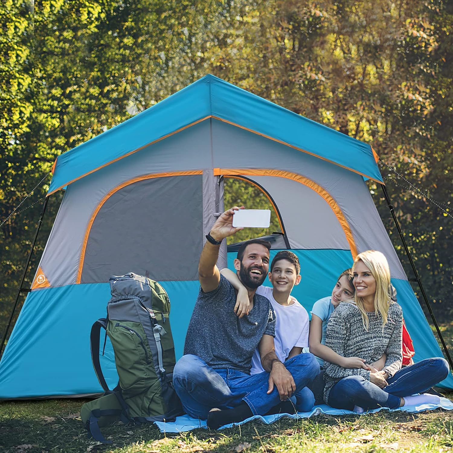 HIKERGARDEN 6-person tent ventilation with mesh doors and skylights enables airflow and stargazing.