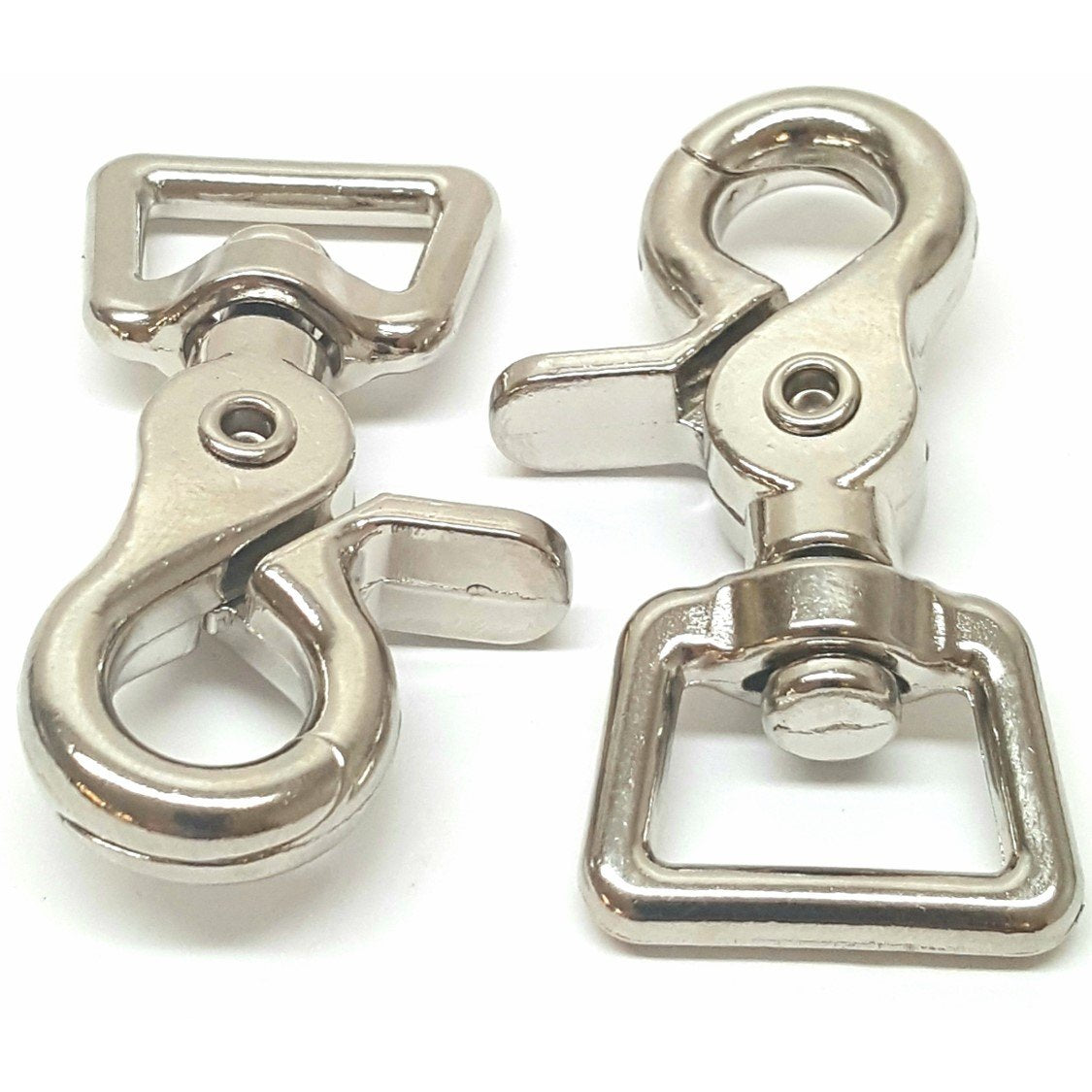Hill Saddlery 3-4 inch scissor swivel snaps prevent tangling on reins