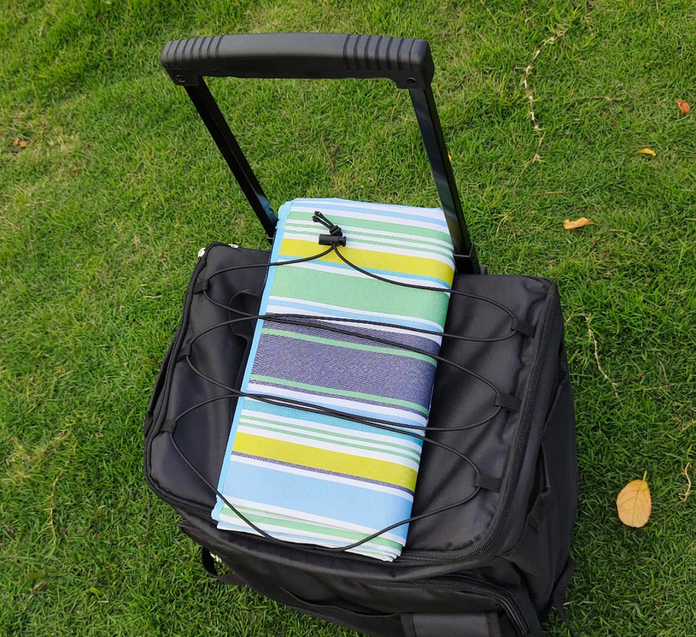 HipierFx easy-clean inner lining flips out for quick wipe-downs.