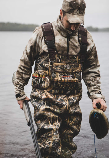 HISEA hunting waders adjustable suspenders image for easy on/off fit.