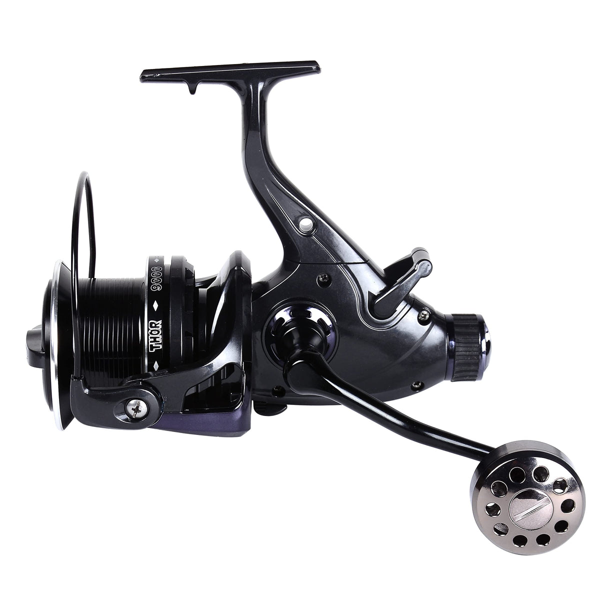 HiUmi THOR5000 reel close-up shows a durable drivetrain for smooth casting.
