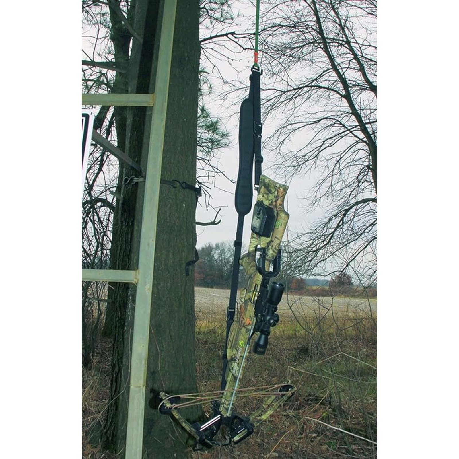 HME heavy-duty webbing grip remains reliable in cold weather during hoist operations.