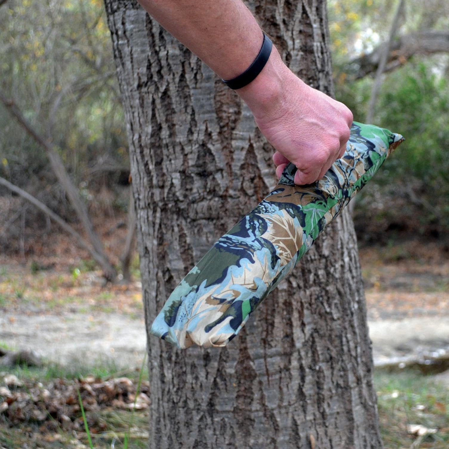 Camouflage weather-resistant fabric of the HME Tree Stand Umbrella