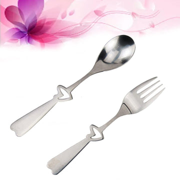 HOLIDYOYO heart fork handle detail shows comfortable hollow grip