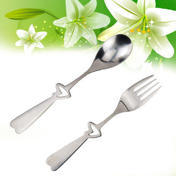 HOLIDYOYO stainless steel cutlery on table highlights modern, easy care
