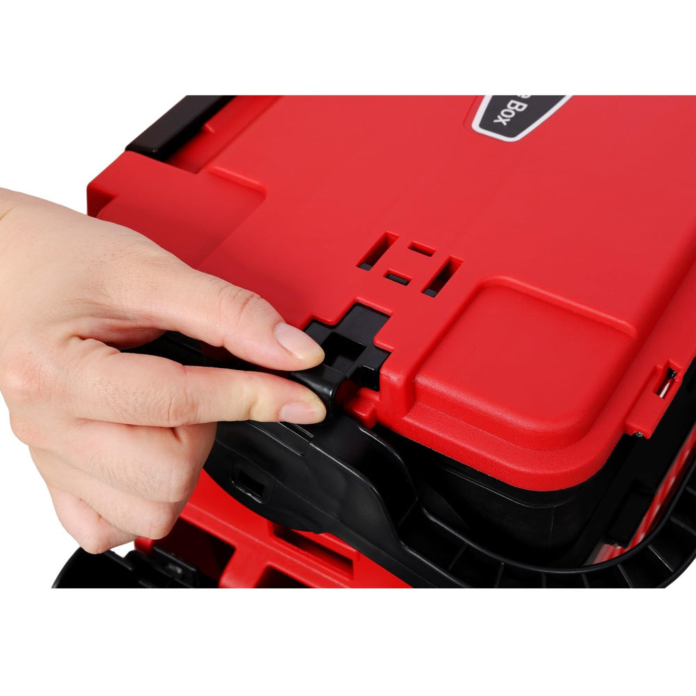 Homonova reinforced closure and steel pin hinge ensure lasting durability.