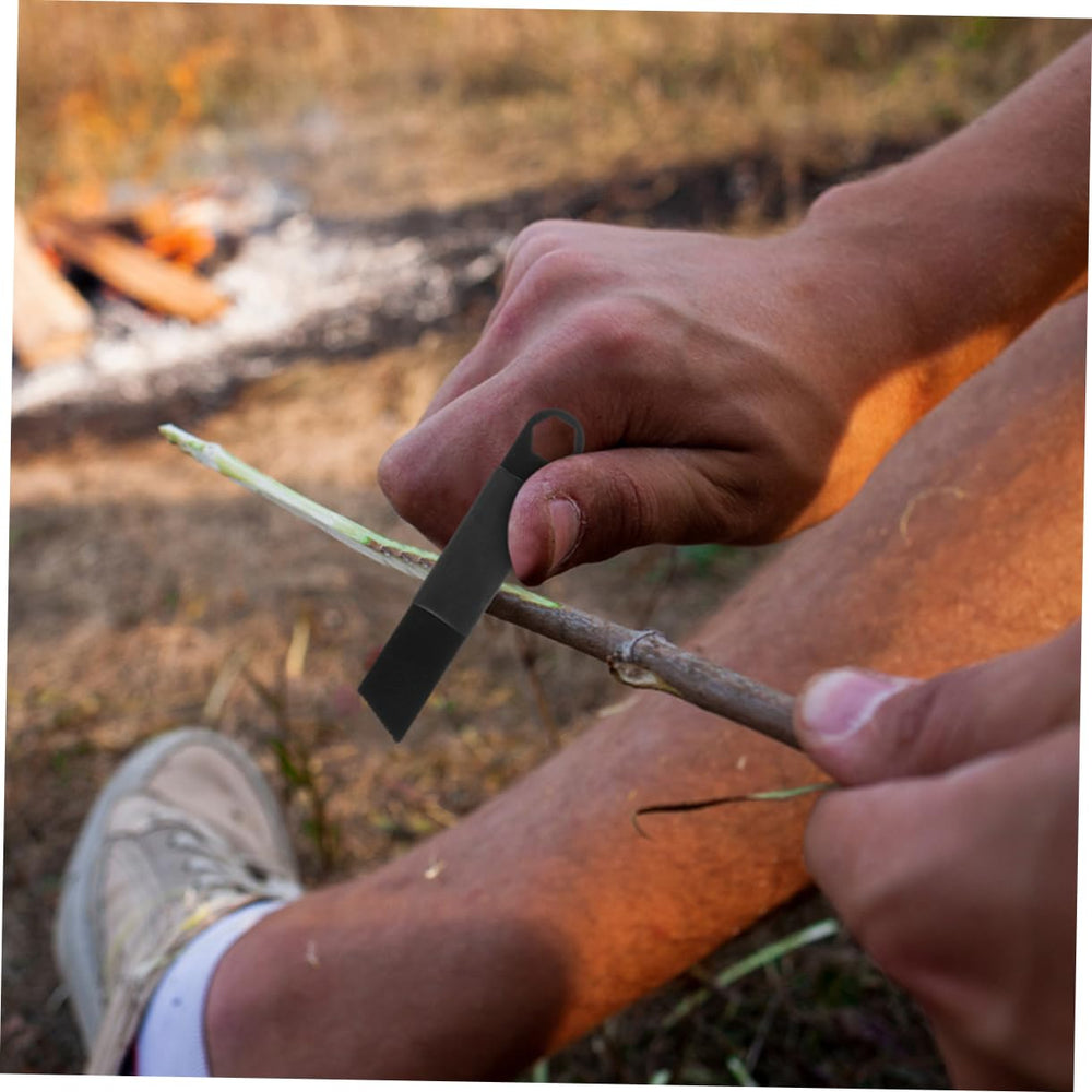 HONMEET Fire Starting Kit compact size 7cm for easy daily carry.