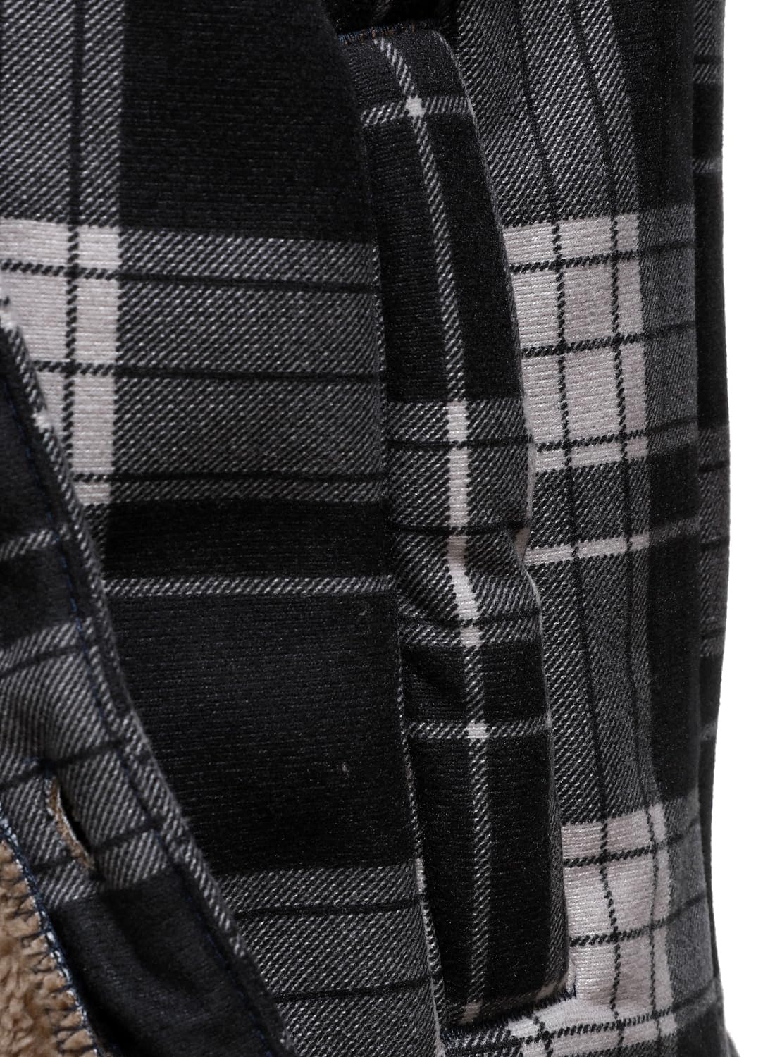 HOOD CREW outdoor-ready look for camping or hiking with this fleece jacket.