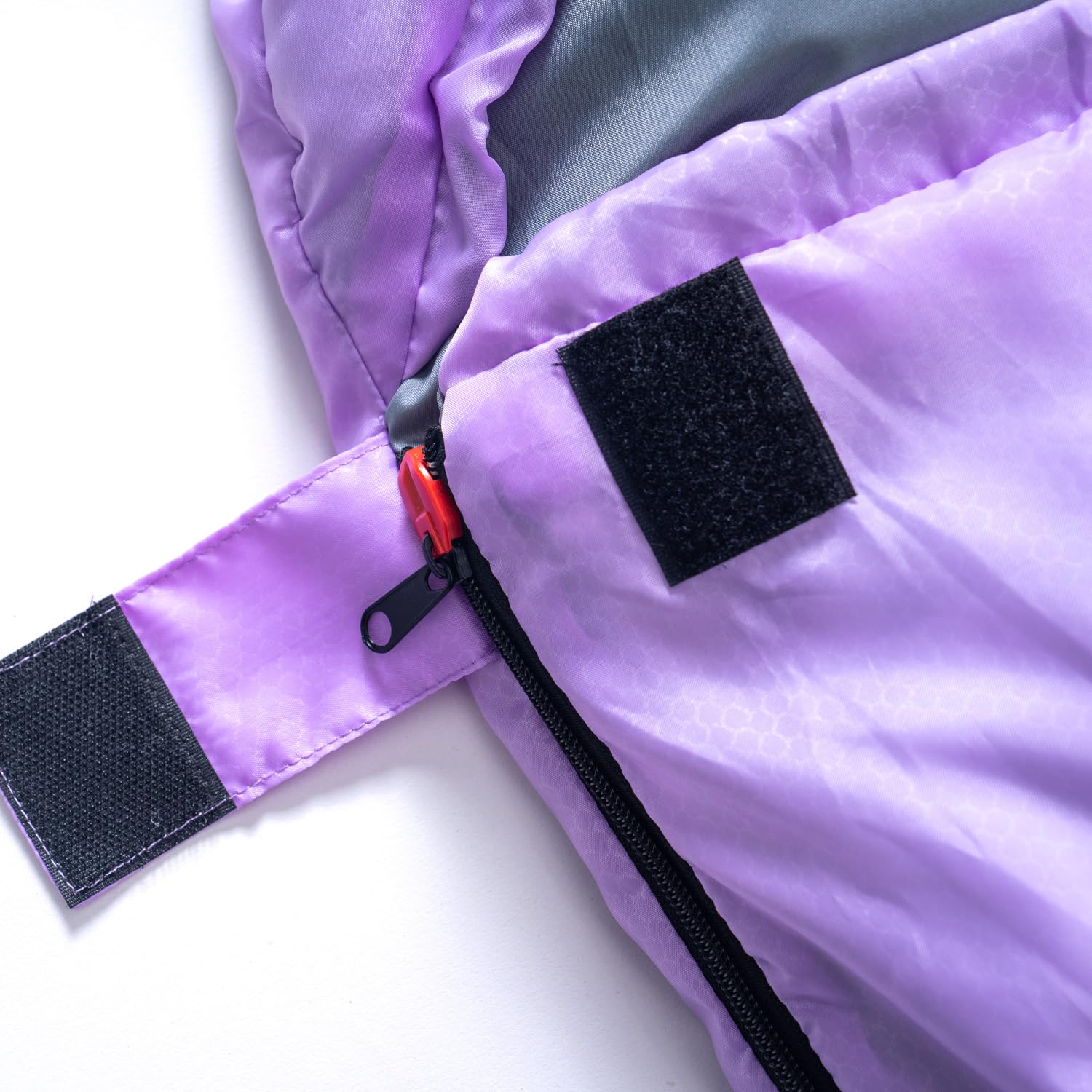 HTMEYBG easy-clean and travel bag facilitates quick packing and care.